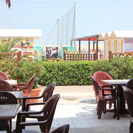 Hotel Cristallo Фано Екстериор снимка