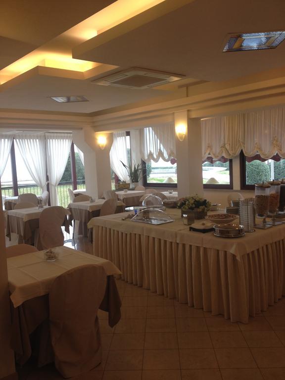 Hotel Cristallo Фано Екстериор снимка